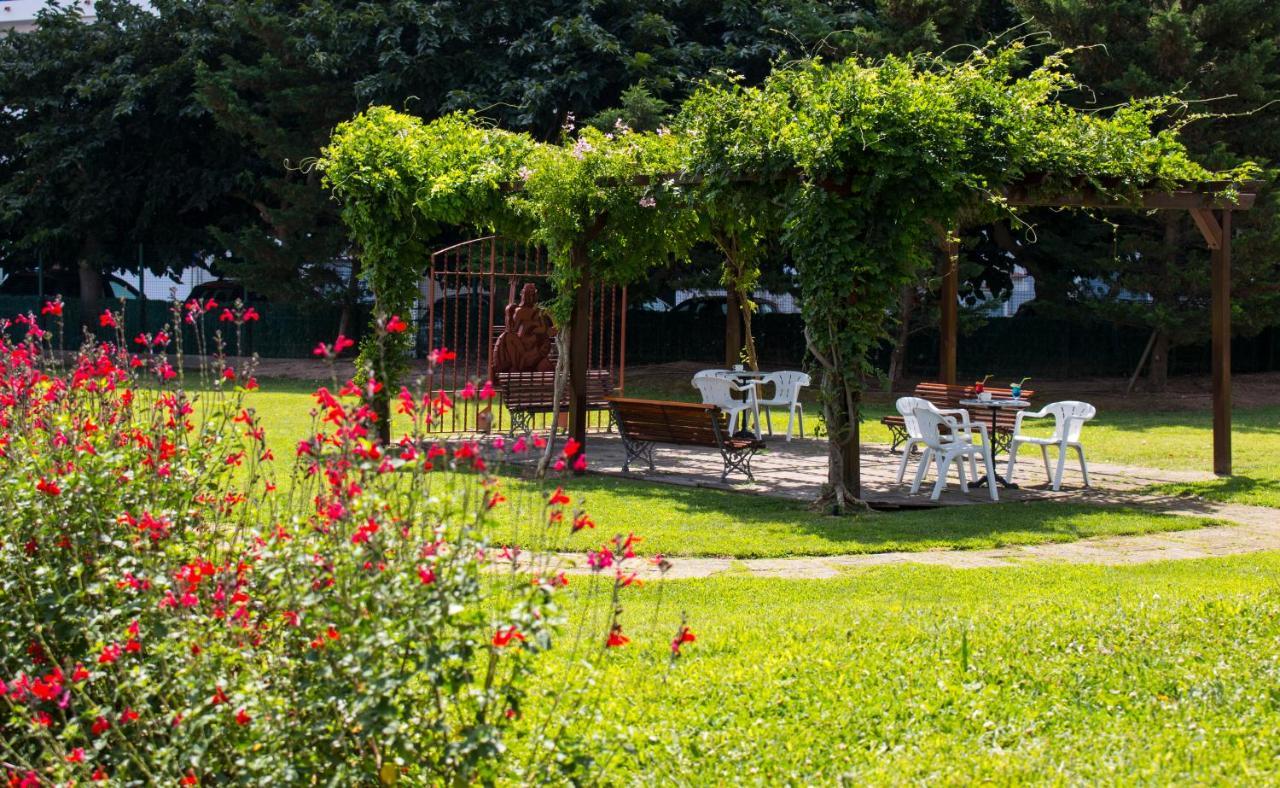 Xon'S Platja Ha Hotel Empuriabrava Exterior foto